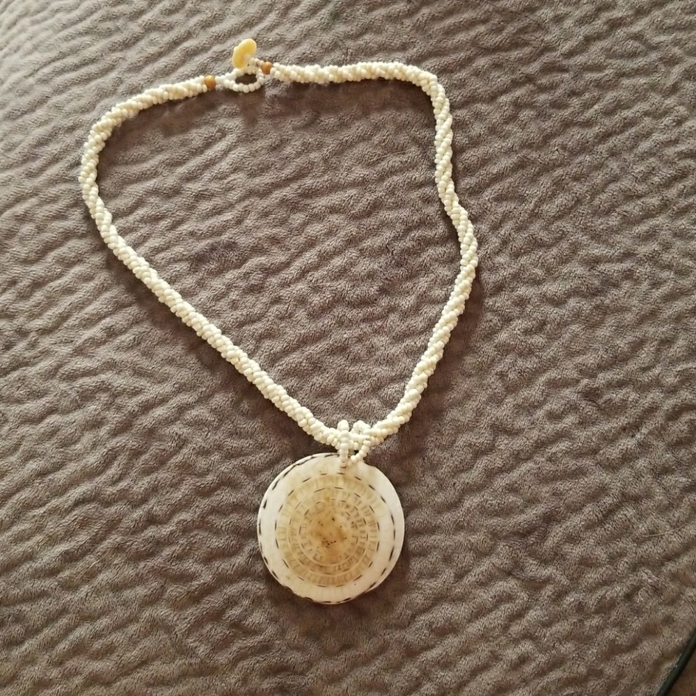 Cream beaded choker with pendant